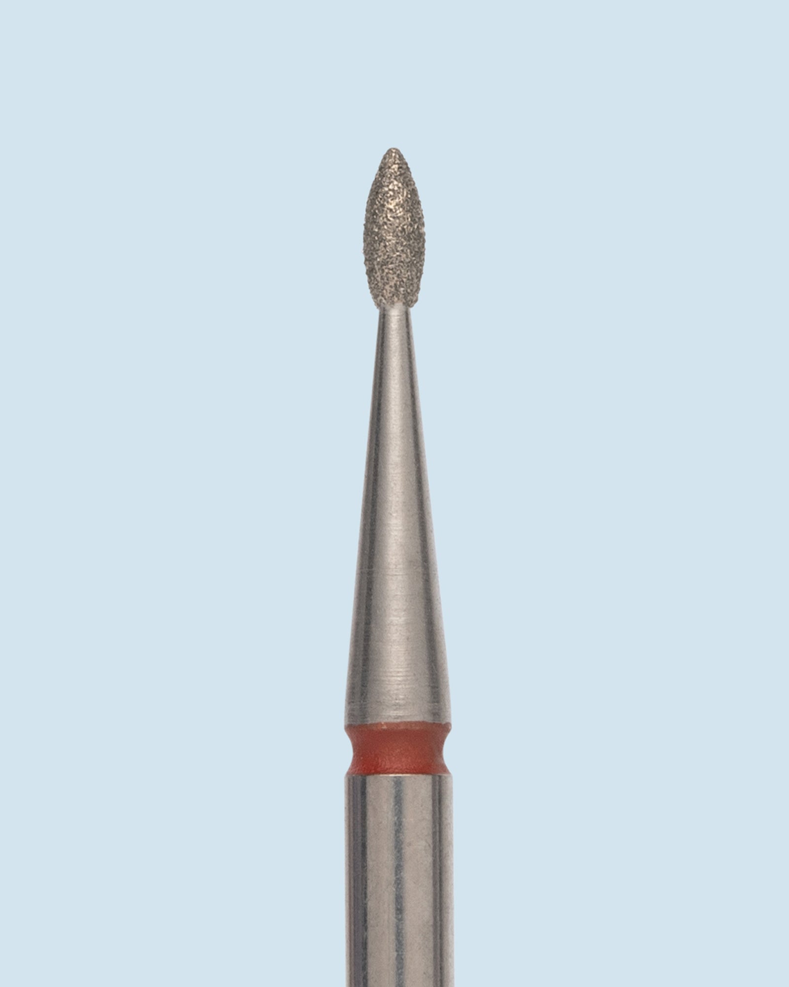 HEAD diamond bur Drop rood – druppelvormig fijn grit diamantbitje voor professionele cuticle care en precisiewerk.