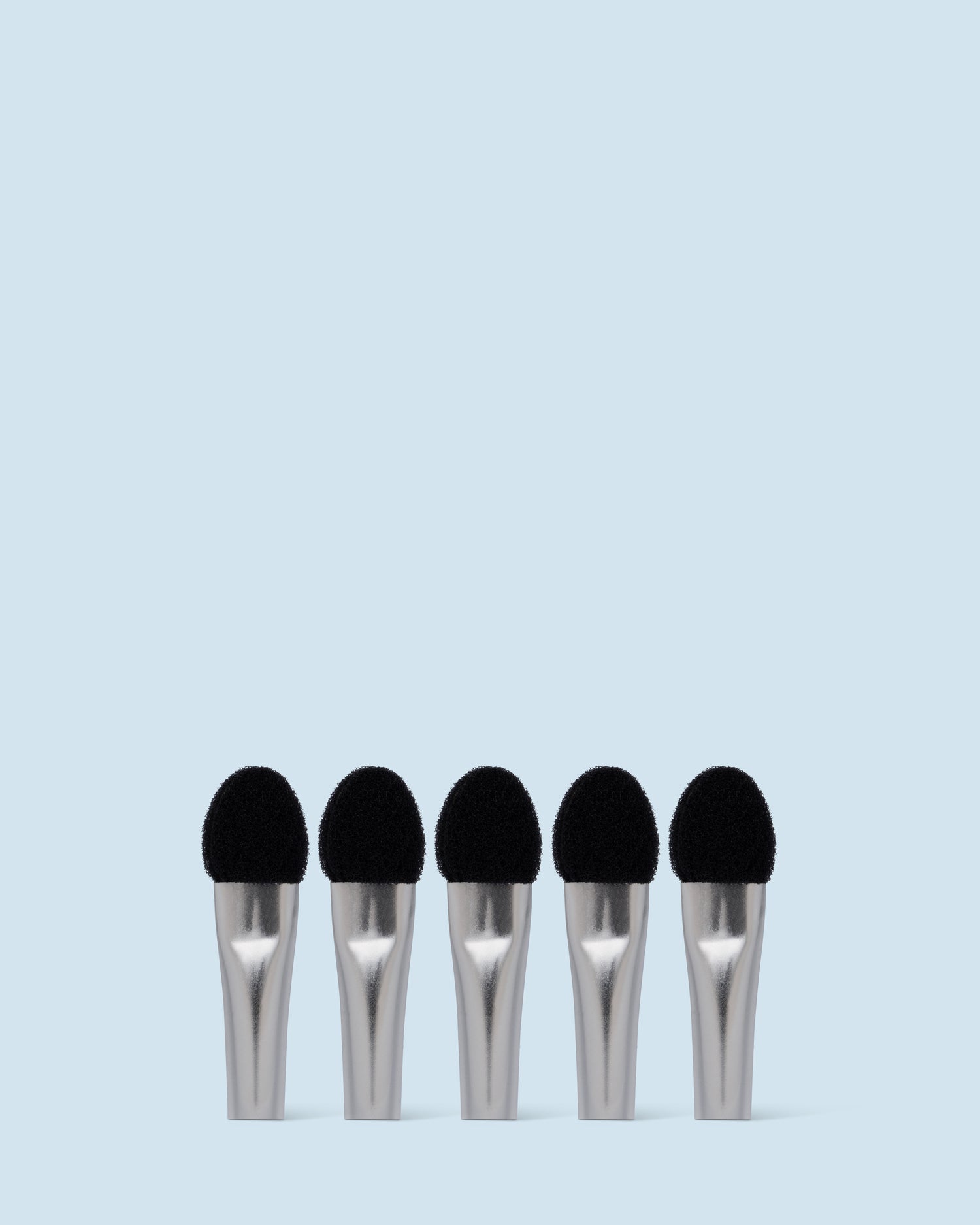 Applicator met 5 verwisselbare heads – veelzijdige tool voor nail art, pigmentapplicatie en fijne detailafwerking.