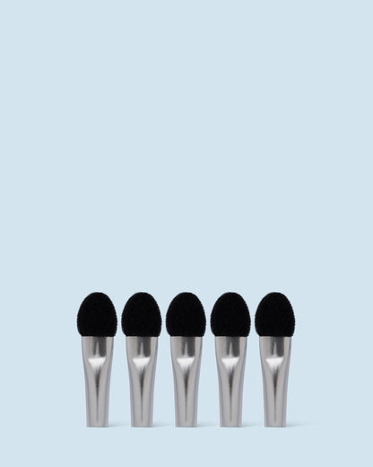 Applicator met 5 verwisselbare heads – veelzijdige tool voor nail art, pigmentapplicatie en fijne detailafwerking.