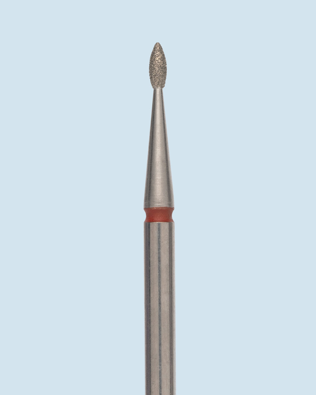 HEAD diamond bur Drop rood – druppelvormig fijn grit diamantbitje voor professionele cuticle care en precisiewerk.