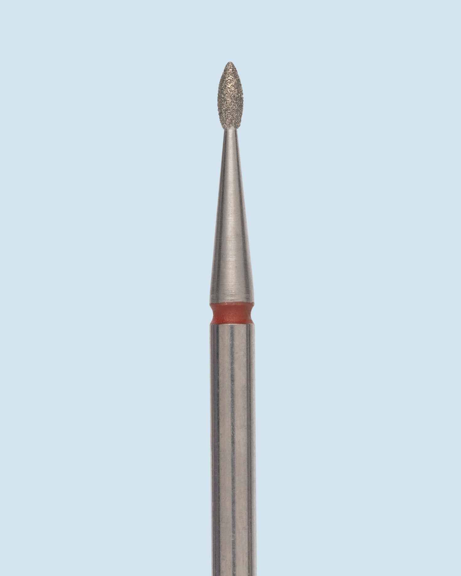 HEAD diamond bur Drop rood – druppelvormig fijn grit diamantbitje voor professionele cuticle care en precisiewerk.