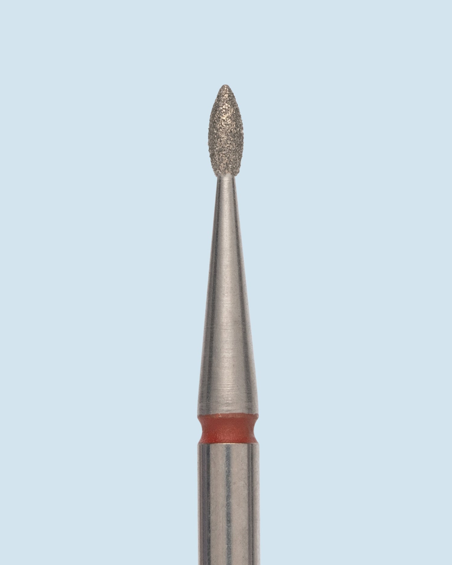 HEAD diamond bur Drop rood – druppelvormig fijn grit diamantbitje voor professionele cuticle care en precisiewerk.