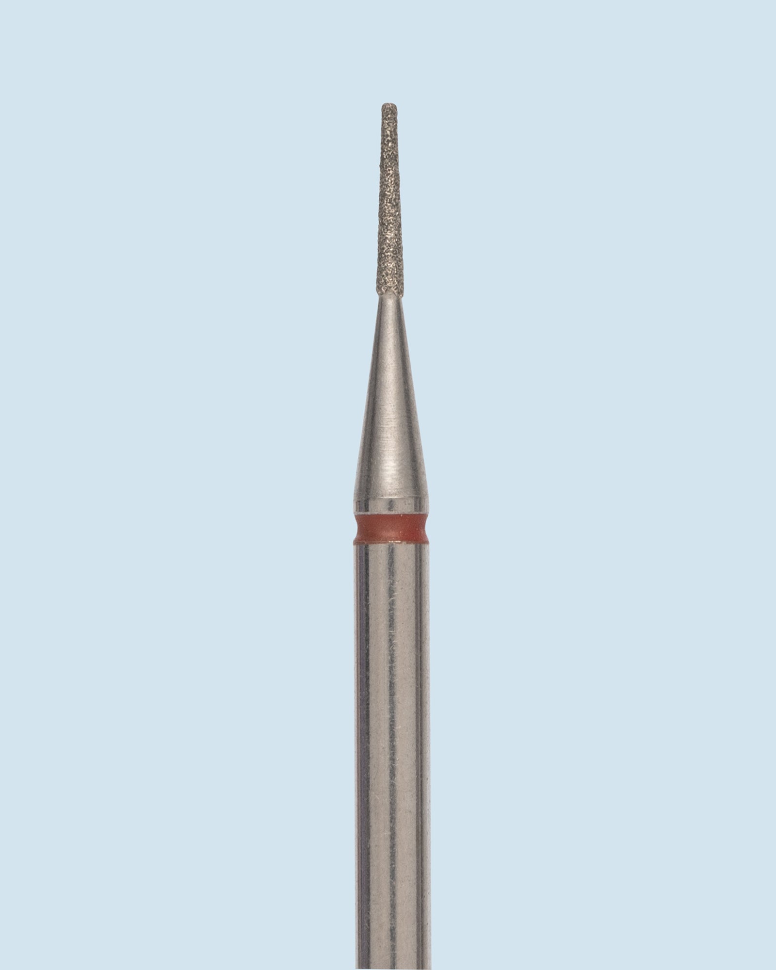 HEAD diamond bur Frustum red – kegelstomp-vormig rood diamantbitje voor professionele nagelbehandelingen en precisiewerk.