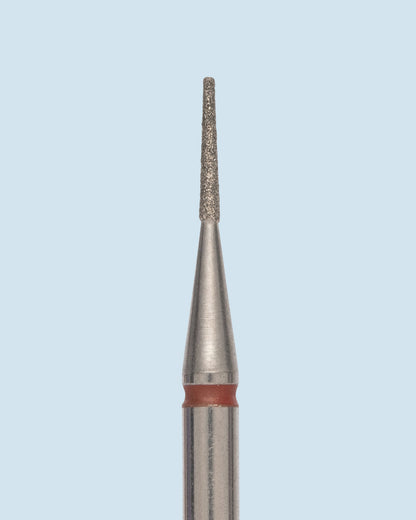 HEAD diamond bur Frustum red – kegelstomp-vormig rood diamantbitje voor professionele nagelbehandelingen en precisiewerk.