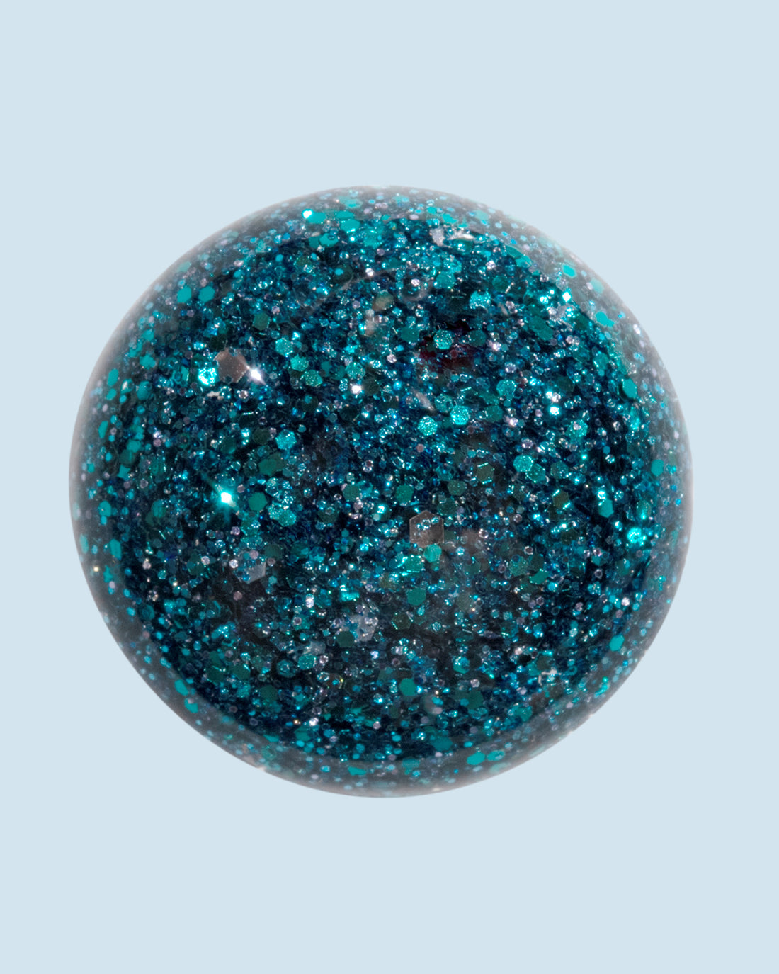 Velvet Ocean glitter gelpolish 15 ml van The Polished, donkerblauwe tint met glinsterende accenten.